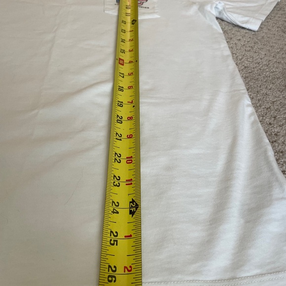 Vineyard Vines Boy’s X-large Tee. Excellent condition. - Picture 6 of 8